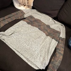 Grey/camo long sleeve